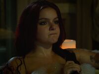 Ariel Winter Nude Picture Gallery
