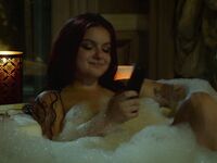 Ariel Winter Nude Picture Gallery