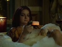 Ariel Winter Nude Picture Gallery