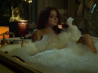 Ariel Winter Nude Picture Gallery