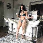 PHFame nude picture gallery