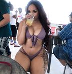 PHFame nude picture gallery