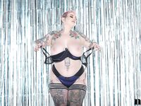 Galda Lou - Nothing But Curves