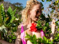 Delilah G - Stunning 18