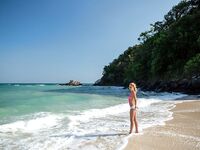 Delilah G - Stunning 18