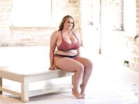 Sara Willis - Nothing But Curves