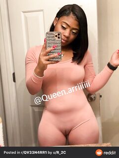 queenarri instagram new nude pics