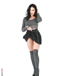 Lola Bellucci - iStripper