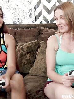 Elle Voneva, Marie McCray - Mylf