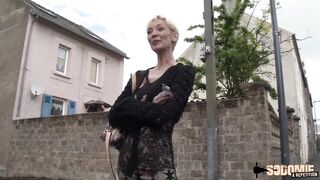 Baisée Dans La Rue, La Cougar Fait La Totale !