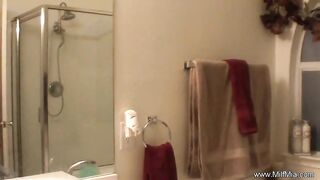 Bathtime For Milf Mia