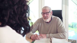 Teen Fucks Old Man Rides His Big Cock And Sucks It Deepthroat Licking His Balls