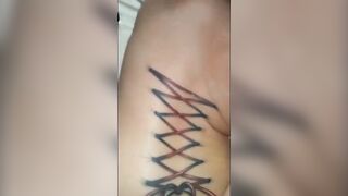 Une Chienne Qui Aime Les Insultes En Se Faisant Enculer