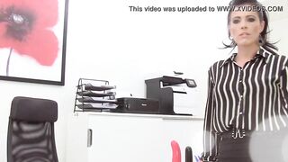 Huge Butt Montse Drinks Pee (piss Drinking Anal Threesome) Sz584