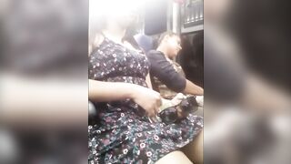 Garota Olha Meu Pau Duro E Se Masturba Com Garrafa No Bus