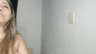 dana28 posing on webcam 06/25/2021