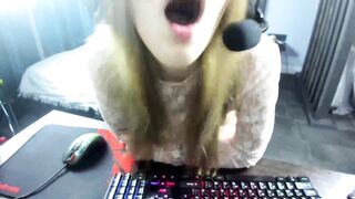 Russian Girl-streamer Fucked On The Broadcast For Cs:go