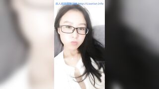 【国产】极品眼镜御姐诱人的大胸小蝴蝶逼一摸就出水w