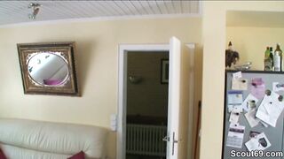 Mutter Fickt Ueberredet Zwei Freunde Der Tochter Zum Ficken