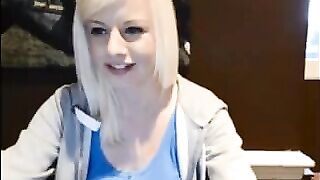 She11y With A Vibrator In A Bar