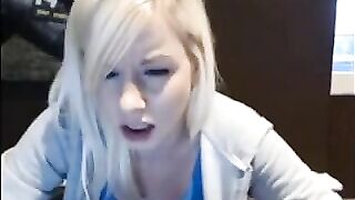 She11y With A Vibrator In A Bar