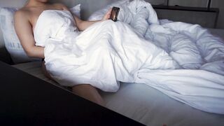 Babe With Big Tits Begins Her Morning With Leolulu's Porn