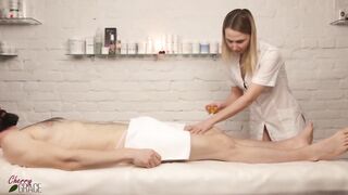 Married Masseuse Loves To Suck Her Customers' Dicks - He Came Twice!
