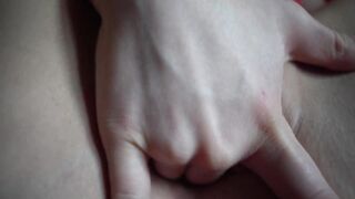 Closeup Schoolgirl Gets Orgasm - Deluxegirl