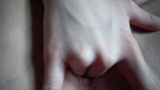 Closeup Schoolgirl Gets Orgasm - Deluxegirl