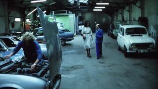 Mechanics Give Wife A Tune--up