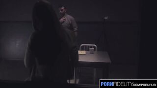 Pornfidelity Riley Reid's Squirting Pussy Gets Her Out Of Trouble