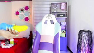 Little_maura 08-12-2021 Chat Cams