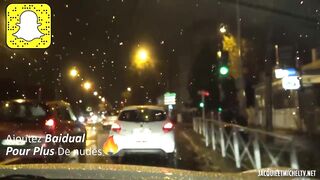 Jacquieetmicheltv - ça S%27enflamme Avec Julie, 25ans!.mp4