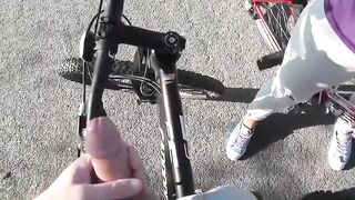 Bitch Gets A Facial On A Bike Ride