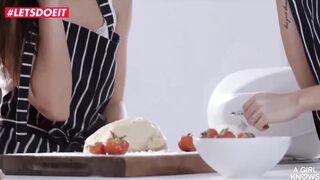 Taste My Cookie - Sabrisse & Zazie Skymm & Tiffany Tatum #letsdoeit