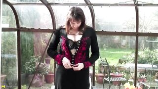 Busty Natural Mature Mother With Wet Pussy