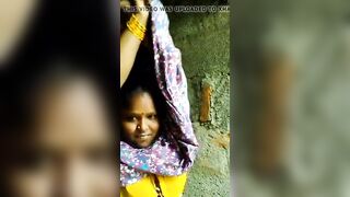 South Indian Tamil Girl Shows Boob Selfie For Bf