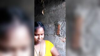 South Indian Tamil Girl Shows Boob Selfie For Bf