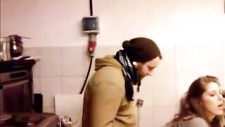 Il Demande A Son Pote De Baiser Sa Chienne