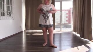 Anal Mature Milf Big Tits View Through The Window