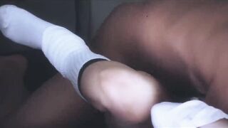 彼氏持ちjkが執拗なピストンと手マンに喘ぎまくる