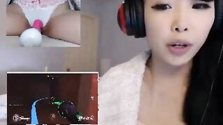 Play Overwatch While Masturbate