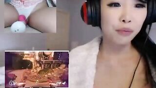 Play Overwatch While Masturbate