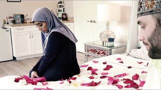 Violet Myers In Curvy Ass Of Teen Bearing Hijab