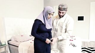 Violet Myers In Curvy Ass Of Teen Bearing Hijab