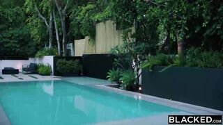 Blacked, Exhibitionist Naomi Fucks Bbc For Voyeur Neighbor