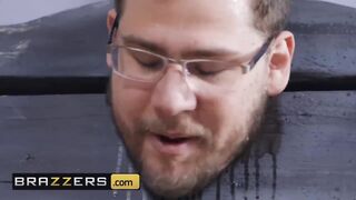 Brazzers - Big Tit Thicc Teen Ivy Lebelle Cucks Her Bf At The Fair