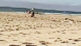 Voyeurs Sur La Plage