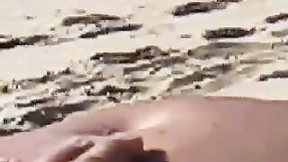 Voyeurs Sur La Plage