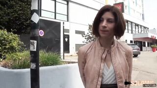 La Timide Sandrine Aime Se Faire Enculer